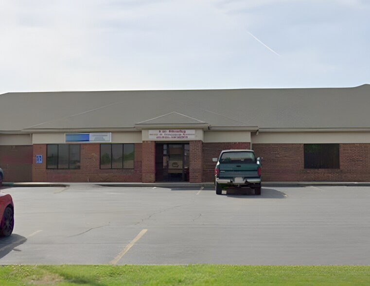 203-215 Hunter Station Rd, Sellersburg, IN à louer - Photo du bâtiment - Image 3 de 10