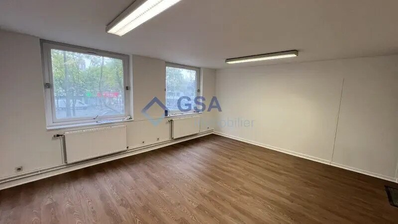 Bureau dans Évry-Courcouronnes à vendre - Photo intérieure - Image 1 de 6
