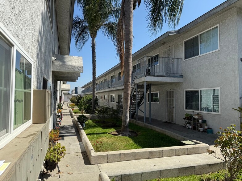 4931 - 4939 Clara St, Cudahy, CA for sale - Building Photo - Image 2 of 4