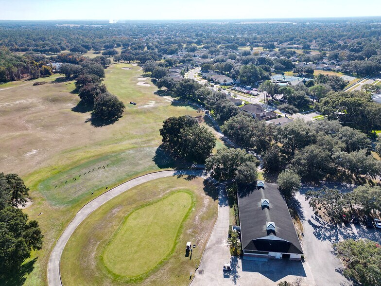 4460 Golf Club Ln, Spring Hill, FL à vendre - Photo du bâtiment - Image 2 de 70