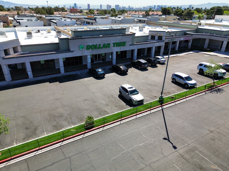 1200-1250 S Rainbow Blvd, Las Vegas, NV for lease - Primary Photo - Image 1 of 6