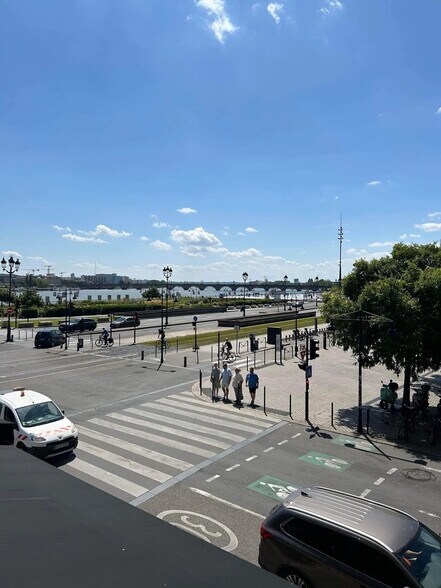 9 Place Jean Jaurès, Bordeaux for lease - Building Photo - Image 3 of 5
