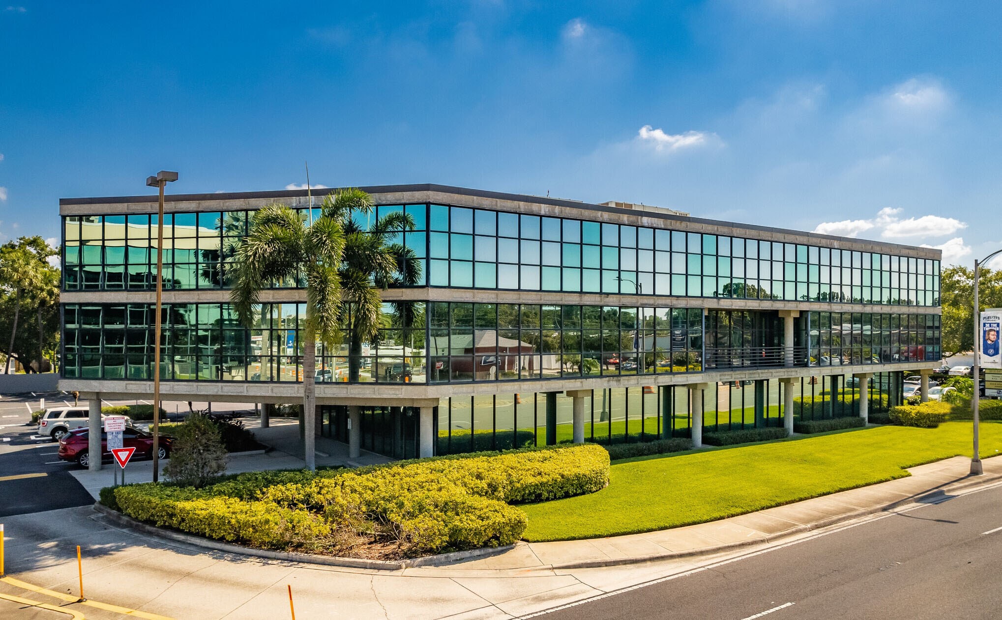 4401 W Kennedy Blvd, Tampa, FL à louer Photo du bâtiment- Image 1 de 38
