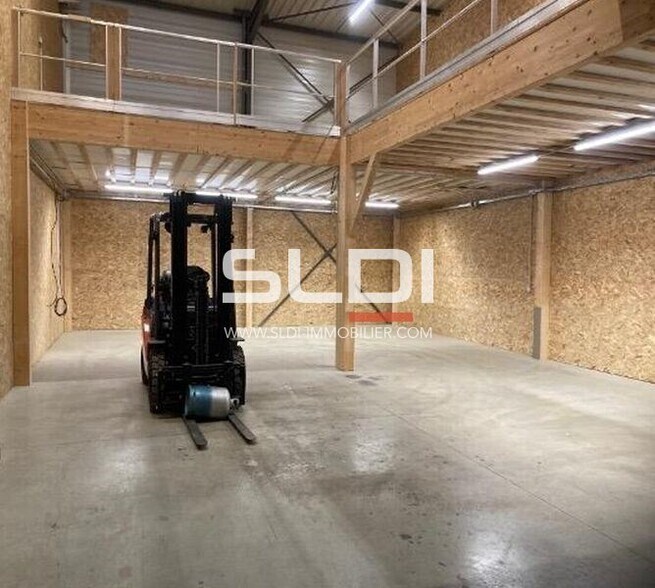Flex in Limas for lease - Interior Photo - Image 2 of 6