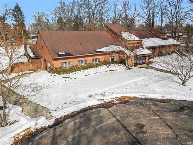 2913 E Bristol St, Elkhart, IN à vendre - Photo du bâtiment - Image 3 de 21