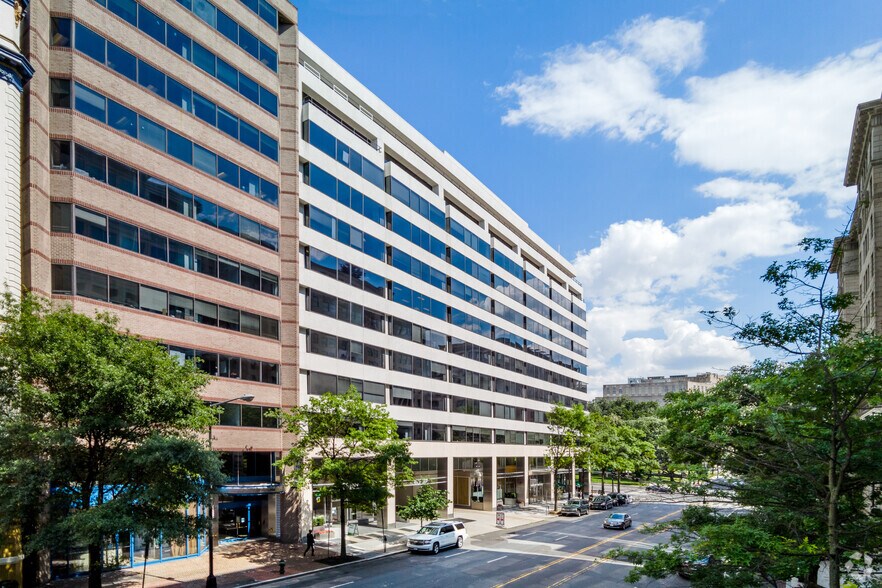 1015 15th St NW, Washington, DC à louer - Photo du bâtiment - Image 2 de 8