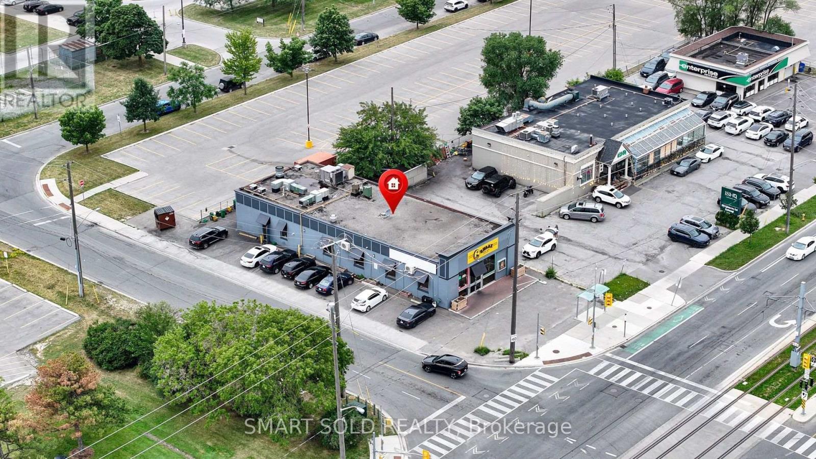 2043 Eglinton Ave E, Toronto, ON à vendre Photo du bâtiment- Image 1 de 6