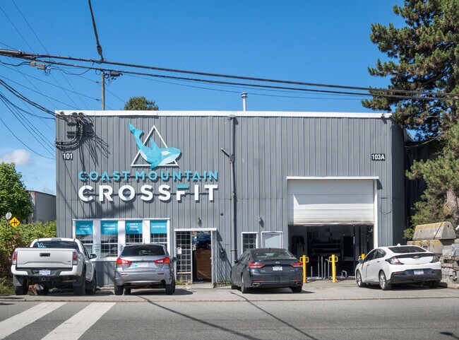 Plus de détails pour 101 Riverside Dr, North Vancouver, BC - Industriel à vendre