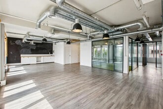 10 Rue Chaptal, Paris à louer Photo du bâtiment- Image 1 de 1