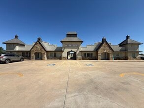 5204 Jacquelyn Ln, Bartlesville, OK for lease Interior Photo- Image 1 of 9