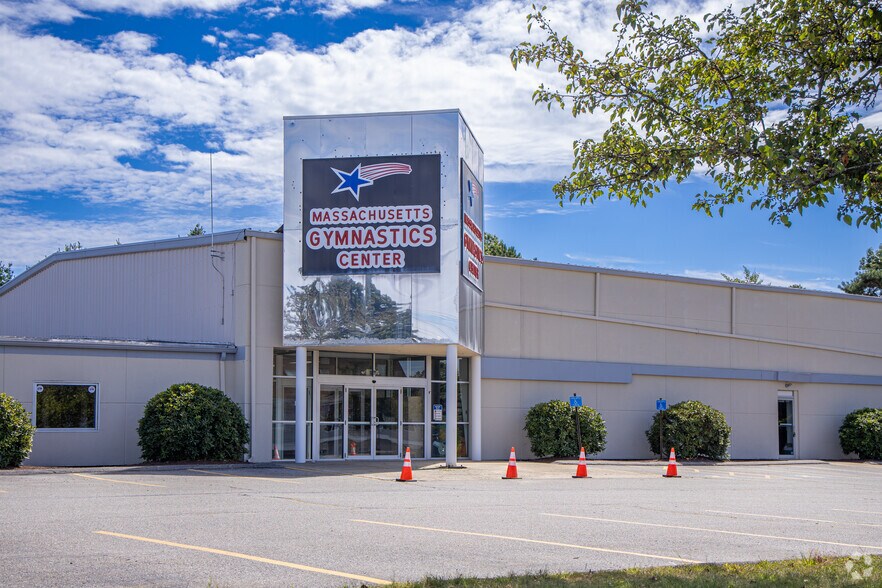 74 Otis St, Westborough, MA à louer - Photo du bâtiment - Image 3 de 4