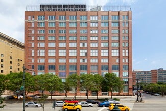 Plus de détails pour 85 10th Ave, New York, NY - Commerce de détail à louer