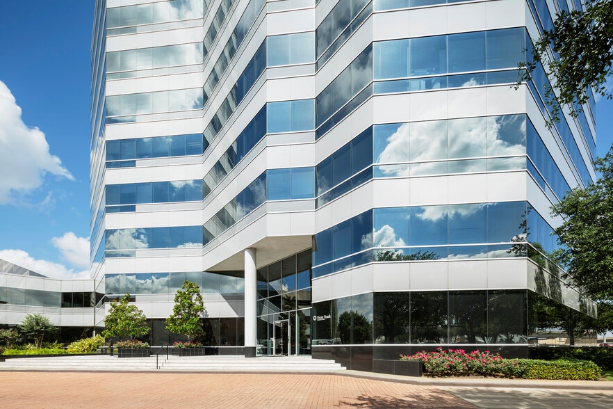 9821 Katy Fwy, Houston, TX for lease - Building Photo - Image 2 of 4