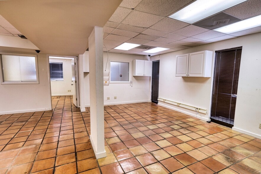 9000 Wurzbach Rd, San Antonio, TX for lease - Interior Photo - Image 3 of 7