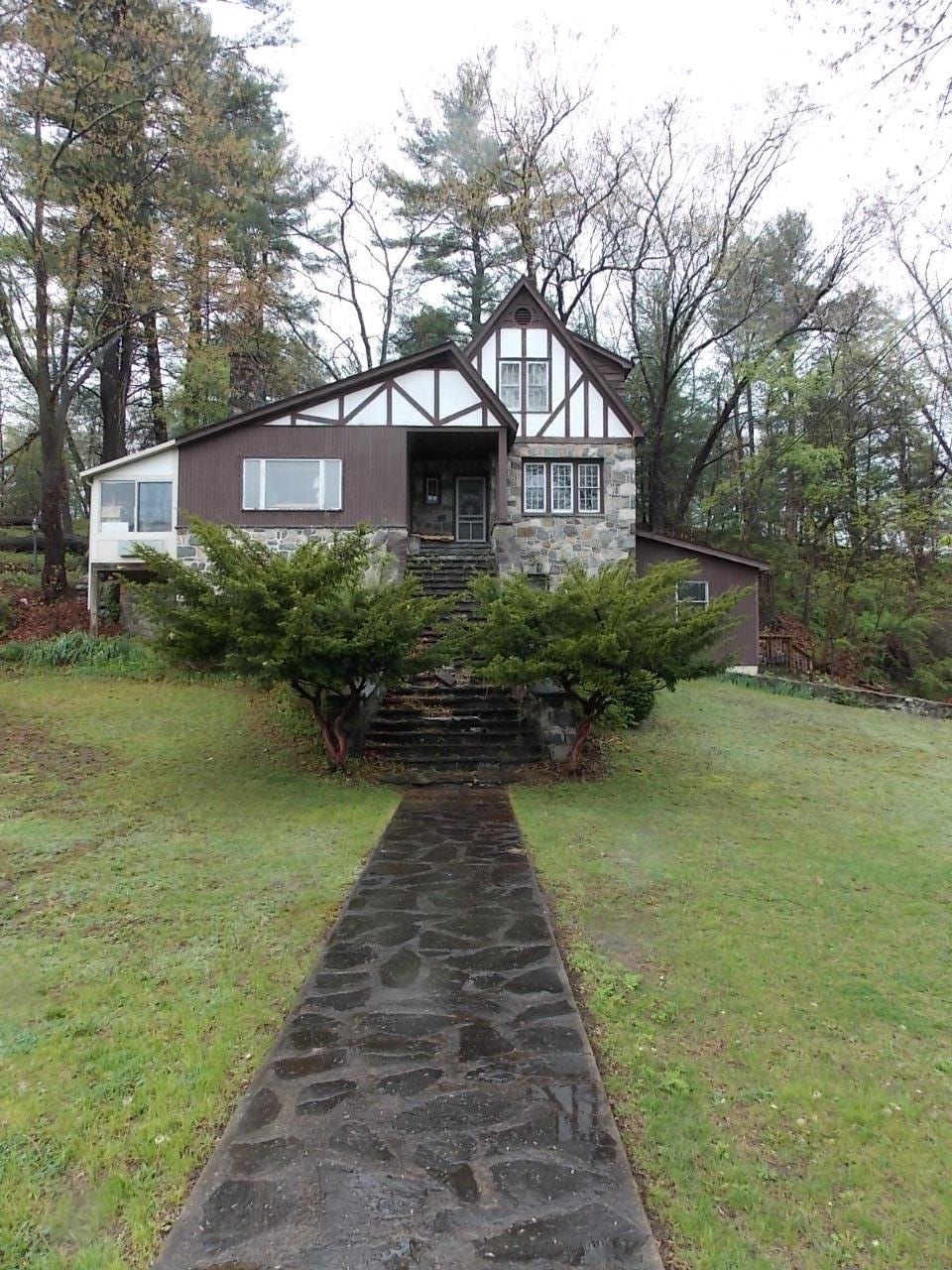 5951 Milford Rd, East Stroudsburg, PA for sale Primary Photo- Image 1 of 8