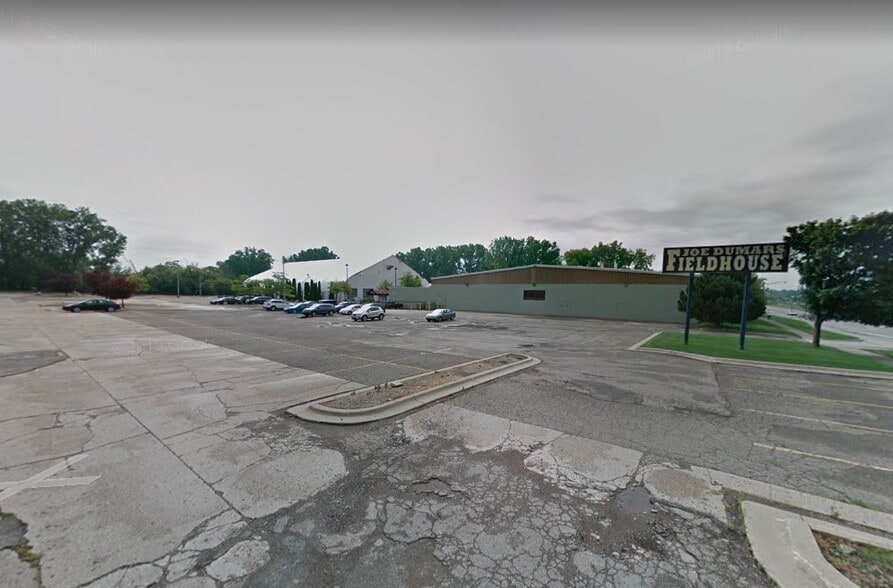 45300 Mound Rd, Shelby Township, MI for lease - Building Photo - Image 2 of 16