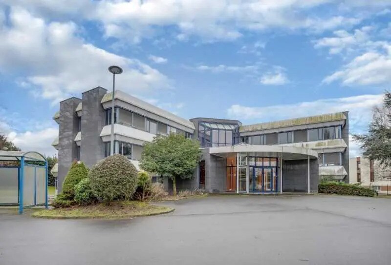 17 Bis Avenue des Andes, Les Ulis à louer - Photo du bâtiment - Image 2 de 19