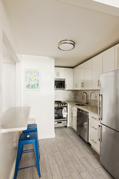 37 W 71st St, New York, NY à vendre - Photo intérieure - Image 3 de 10