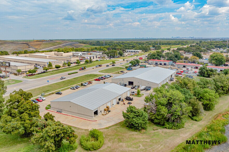 980 E State Highway 121, Lewisville, TX à vendre - Photo du bâtiment - Image 1 de 3