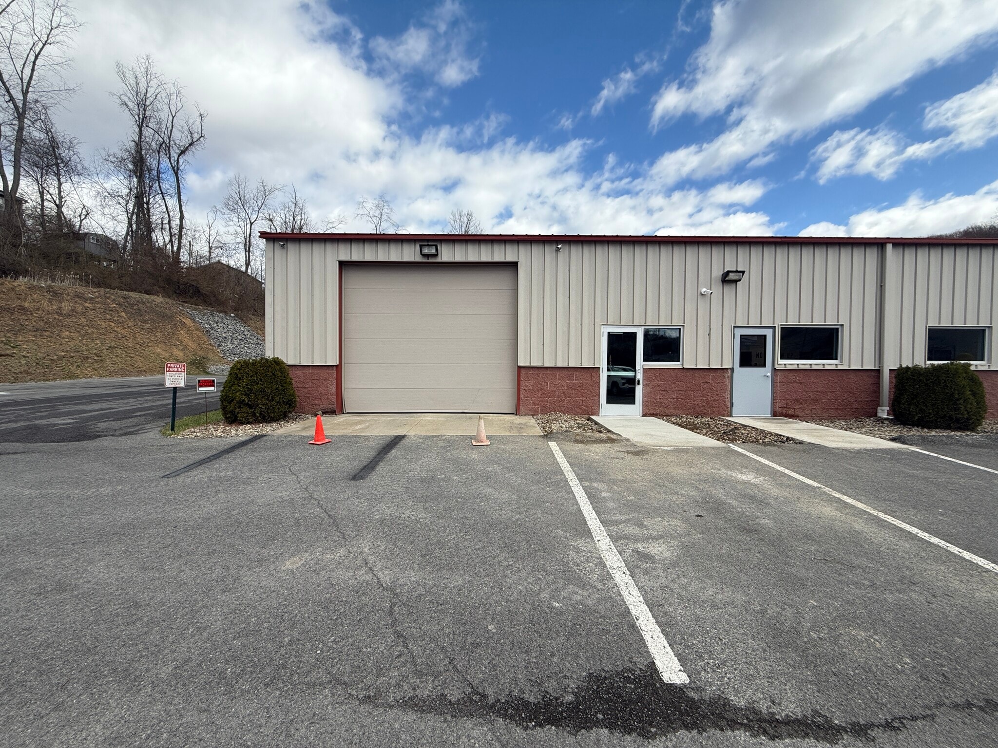 1200 Business Park Dr, Morgantown, WV for lease Interior Photo- Image 1 of 6