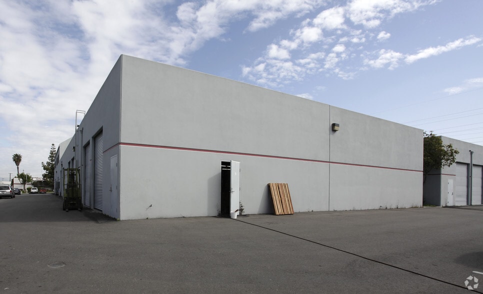 8200-8220 Katella Ave, Stanton, CA for lease - Building Photo - Image 2 of 2