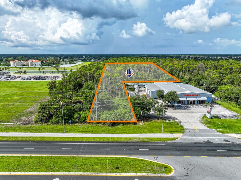 12986 Tamiami Trail trl, North Port, FL à vendre - Photo du bâtiment - Image 2 de 7