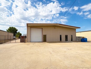 8528 W Reno Ave, Oklahoma City, OK for lease Building Photo- Image 1 of 8