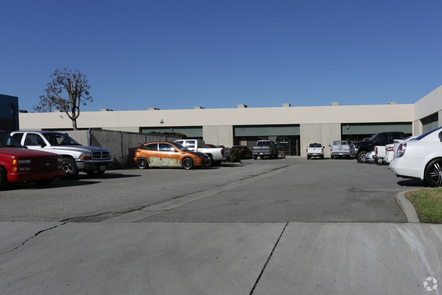 4774 Murrieta St, Chino, CA for lease - Building Photo - Image 3 of 8