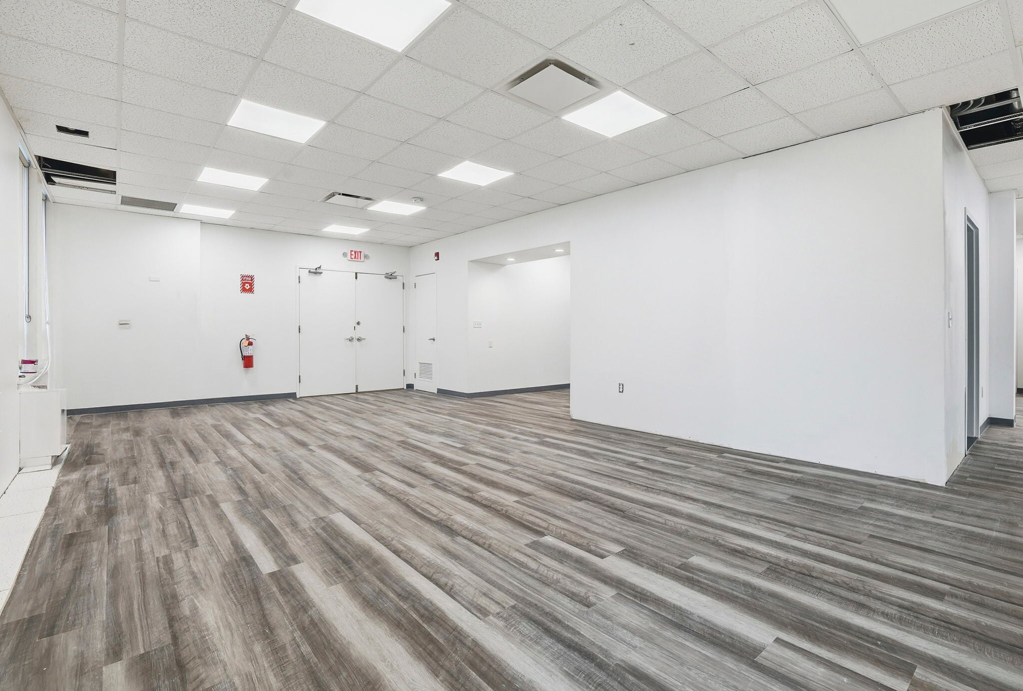 2365 Boston Post Rd, Larchmont, NY for lease Interior Photo- Image 1 of 5