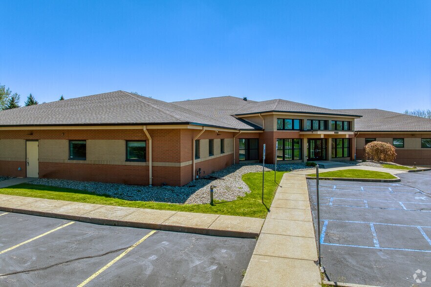 6535 Seeco Dr, Kalamazoo, MI à louer - Photo principale - Image 1 de 21