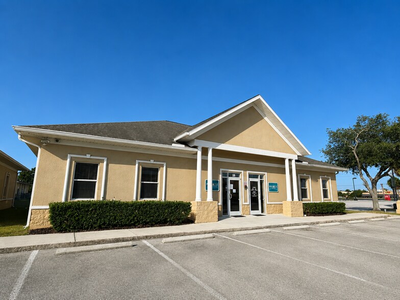5282-5286 Applegate Dr, Spring Hill, FL à vendre - Photo du bâtiment - Image 1 de 14