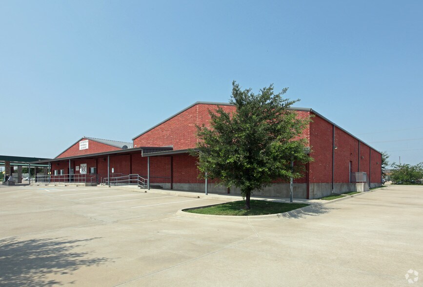 1805 E Spring Creek Pky, Plano, TX à vendre - Photo du bâtiment - Image 2 de 3