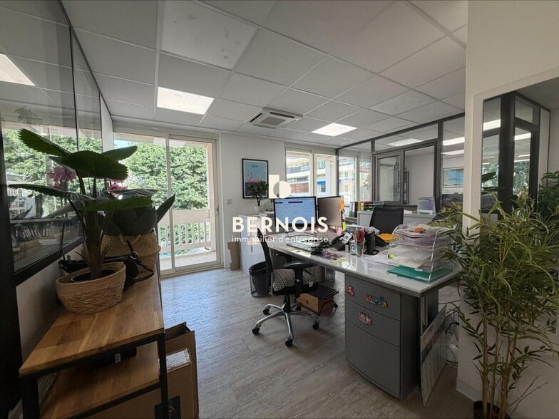 Office in Toulon for sale - Building Photo - Image 2 of 13