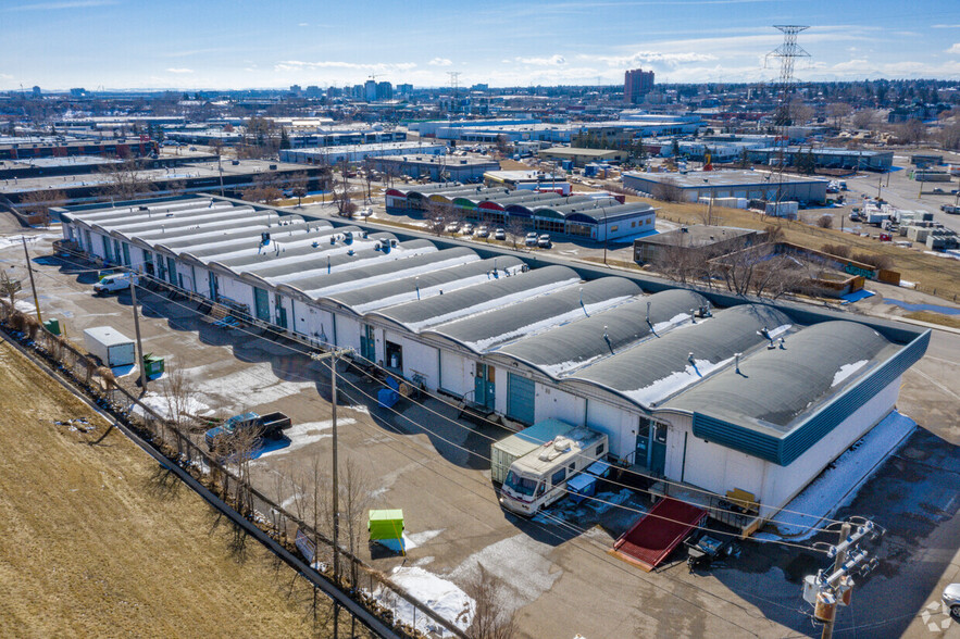 4006-4030 4th St SE, Calgary, AB for lease - Building Photo - Image 3 of 5