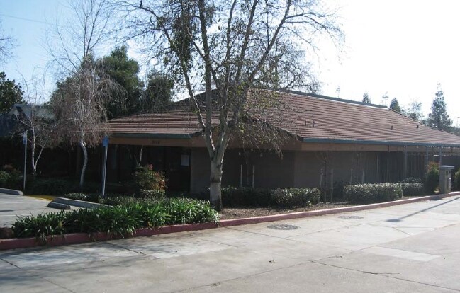 7664 Old Auburn Rd, Citrus Heights, CA for lease - Primary Photo - Image 1 of 1