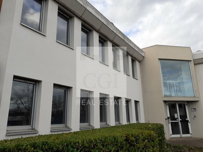 6 Bis Rue Maryse Bastié, Bron à vendre - Photo du bâtiment - Image 2 de 8