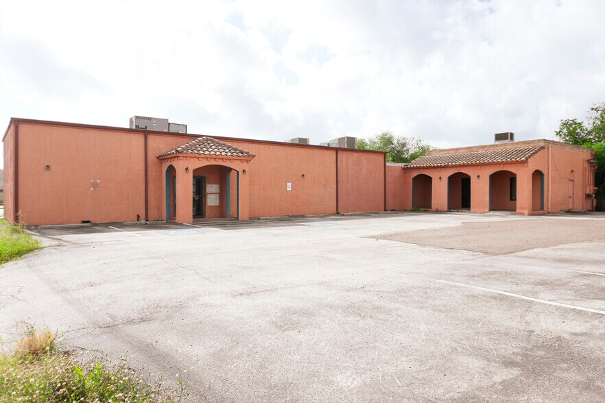 3825 Agnes St, Corpus Christi, TX for sale - Building Photo - Image 1 of 7