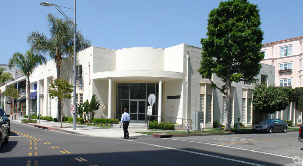 202-210 N Canon Dr, Beverly Hills, CA à louer - Photo principale - Image 1 de 5