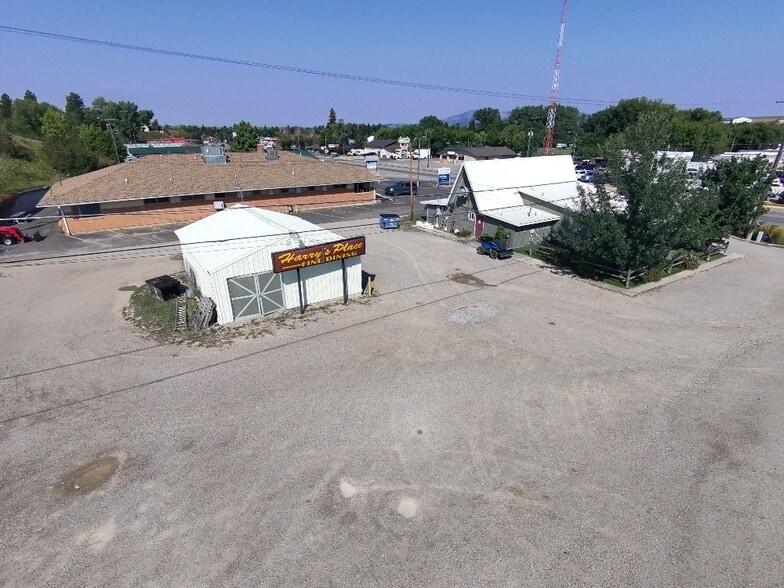631 NE Main St, Lewistown, MT à vendre - Photo du bâtiment - Image 2 de 10