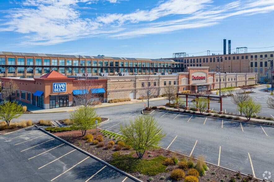 6702-6852 Greenfield Rd, West Allis, WI à louer - Photo du bâtiment - Image 3 de 11