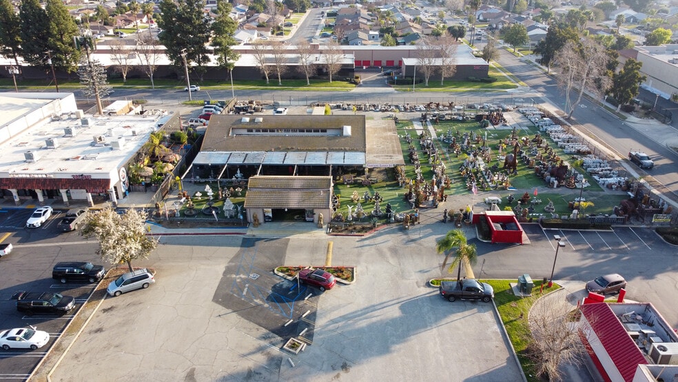 9445 Foothill Blvd, Rancho Cucamonga, CA à louer - Photo principale - Image 1 de 18