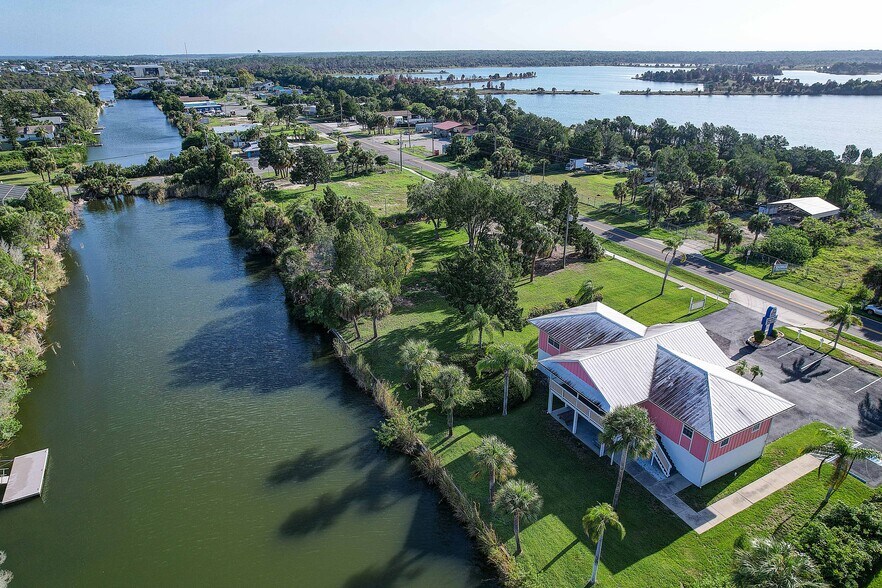 3263 Shoal Line Blvd, Hernando Beach, FL à louer - Photo du bâtiment - Image 2 de 8