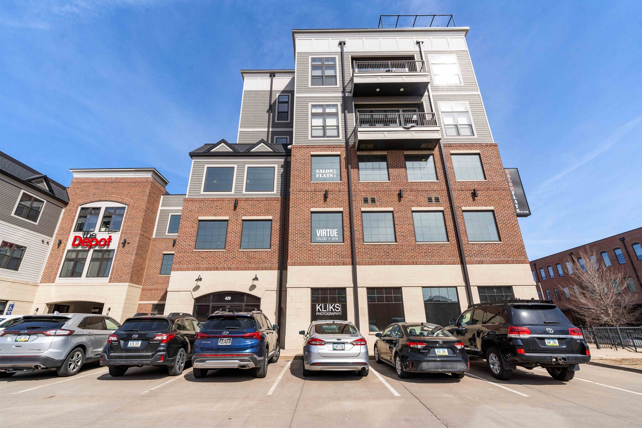 420 12th Ave SE, Cedar Rapids, IA à vendre Photo du bâtiment- Image 1 de 31