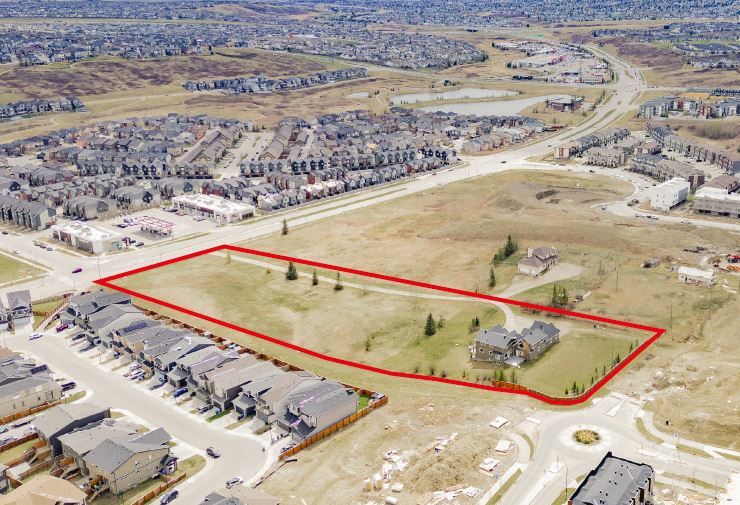 13513 Symons Valley Rd NW, Calgary, AB for sale - Primary Photo - Image 1 of 1