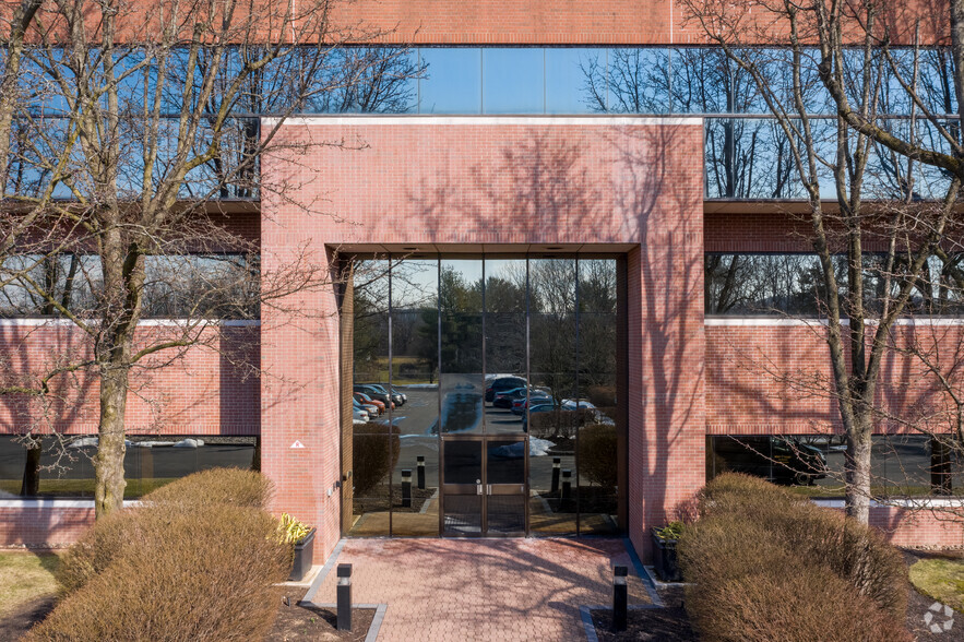 100 Corporate Dr, Lebanon, NJ for lease - Building Photo - Image 3 of 10