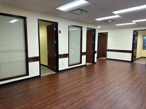 4580 Weaver Pky, Warrenville, IL for lease Interior Photo- Image 1 of 3