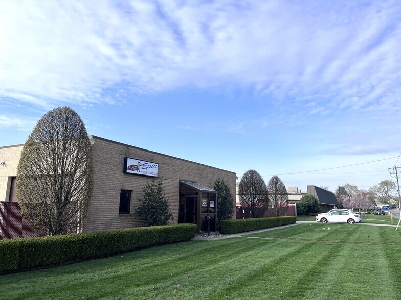 513 Hertzog Blvd, King Of Prussia, PA à louer - Photo du bâtiment - Image 1 de 8