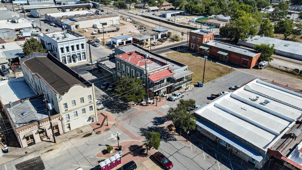 301 S Saint Charles St, Brenham, TX à vendre - Photo du bâtiment - Image 3 de 19
