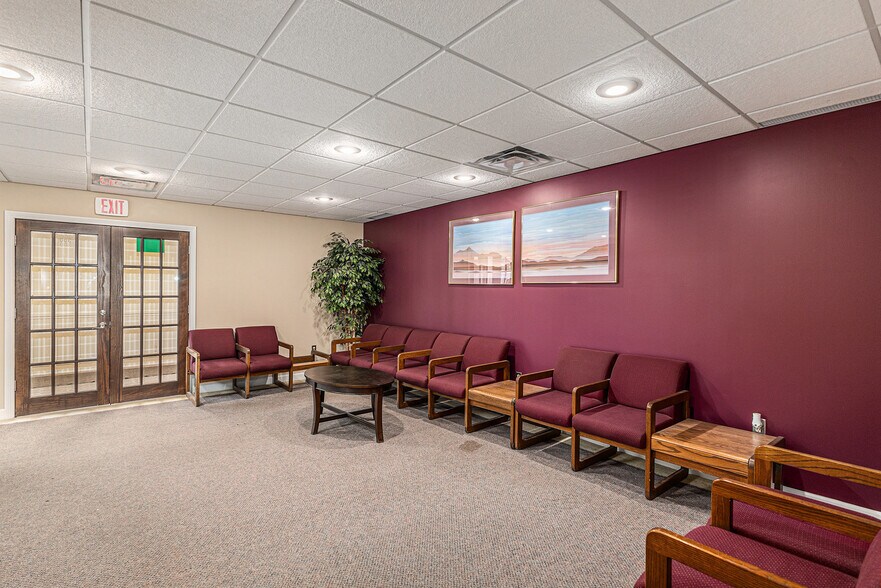 1350 E M 21, Owosso, MI à vendre - Photo du bâtiment - Image 3 de 24