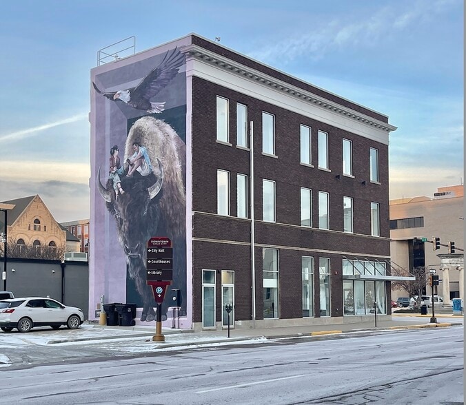 501 Douglas St, Sioux City, IA à vendre - Photo du bâtiment - Image 3 de 17